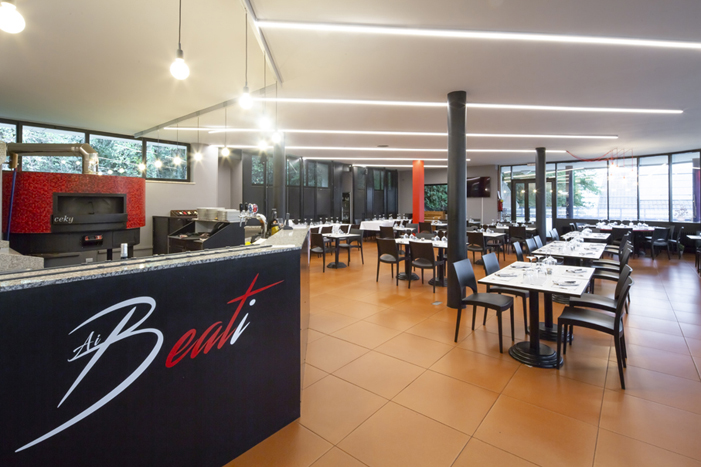 Interni contemporanei del Ristorante Ai Beati progettati da Studio 3Mark a Cuneo